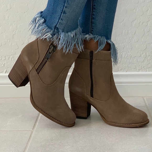 NIB Tan Genuine Distressed Suede Block Heel Boots - Picture 3 of 8